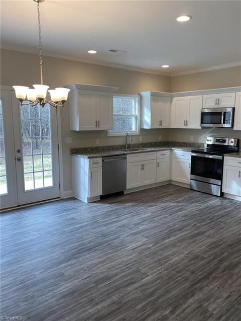 855 Friendly Rd, Eden, NC 27288 photo 9