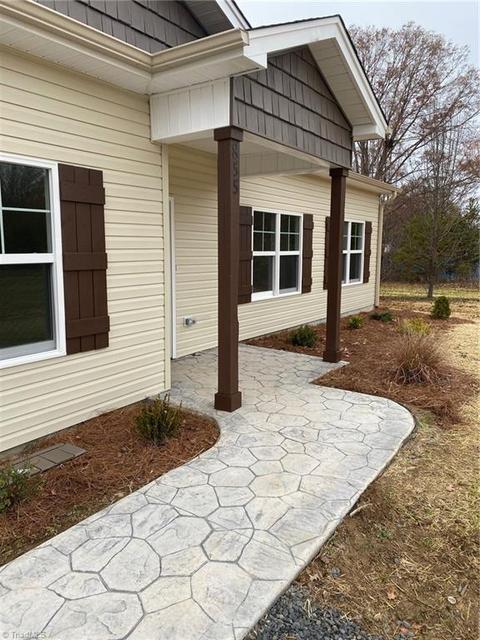 855 Friendly Rd, Eden, NC 27288 photo 2
