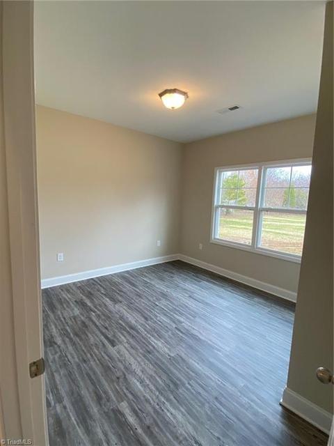 855 Friendly Rd, Eden, NC 27288 photo 14