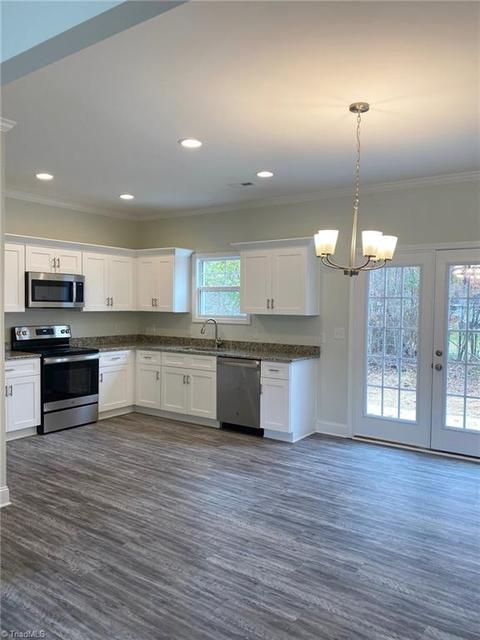 857 Friendly Rd, Eden, NC 27288 photo 6