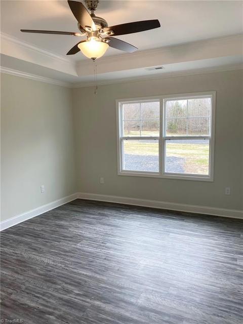 857 Friendly Rd, Eden, NC 27288 photo 9