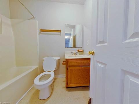 621 Fairview St, High Point, NC 27260 photo 9