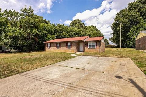 609 Fairview St, High Point, NC 27260 photo 3