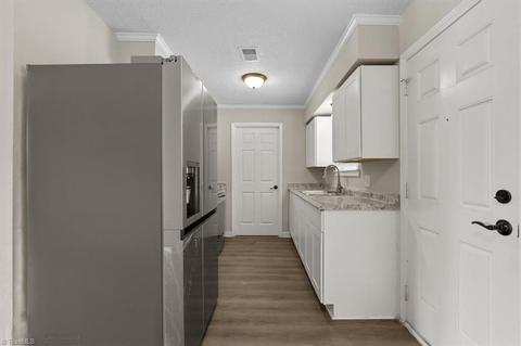 609 Fairview St, High Point, NC 27260 photo 9