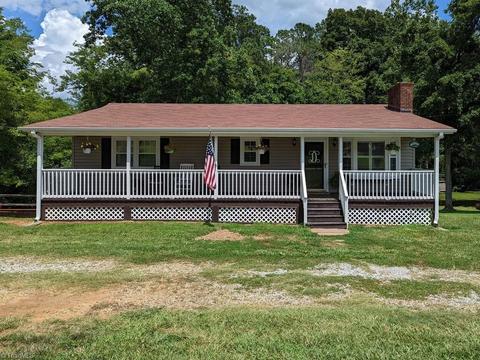 4532 Finch Farm Rd, Trinity, NC 27370 photo 1