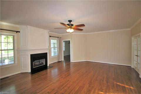 1400 Christopher Ct, High Point, NC 27265 photo 4