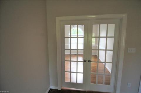 1400 Christopher Ct, High Point, NC 27265 photo 5