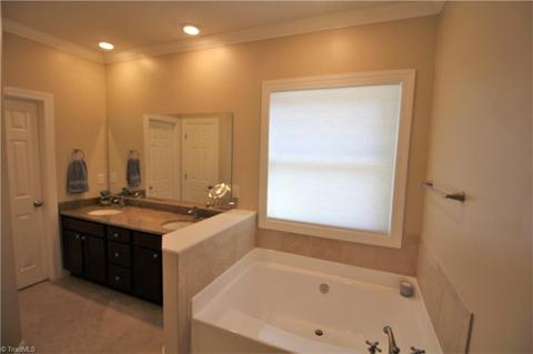 1400 Christopher Ct, High Point, NC 27265 photo 14