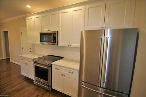 1400 Christopher Ct, High Point, NC 27265 photo 9