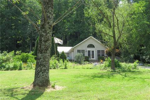 673 Benny Parsons Rd, Purlear, NC 28665 photo 11