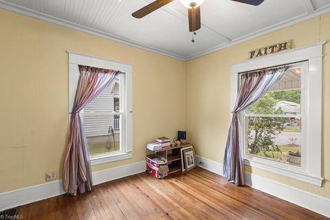 502 Sunset Dr, High Point, NC 27262 photo 5