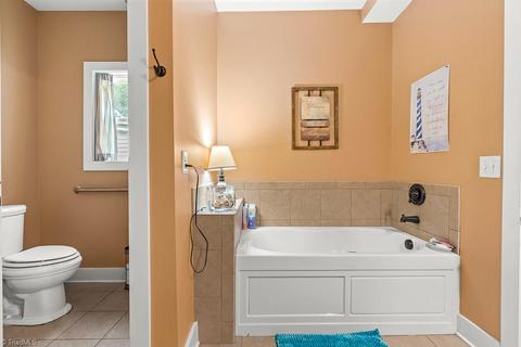 502 Sunset Dr, High Point, NC 27262 photo 17