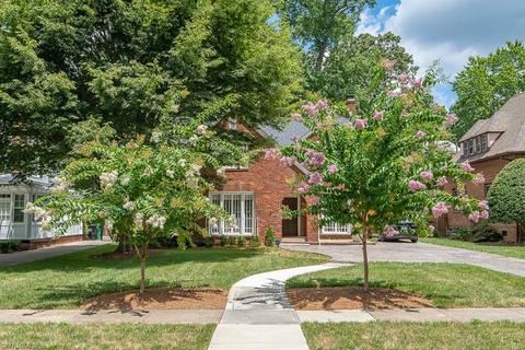 210 Edgedale Dr, High Point, NC 27262 photo 2