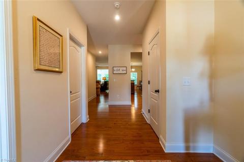 772 Forester Ct, High Point, NC 27265 photo 4