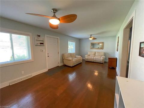 116 E Bellevue Dr, High Point, NC 27265 photo 2