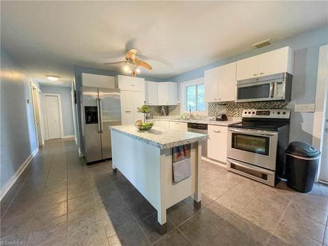116 E Bellevue Dr, High Point, NC 27265 photo 3