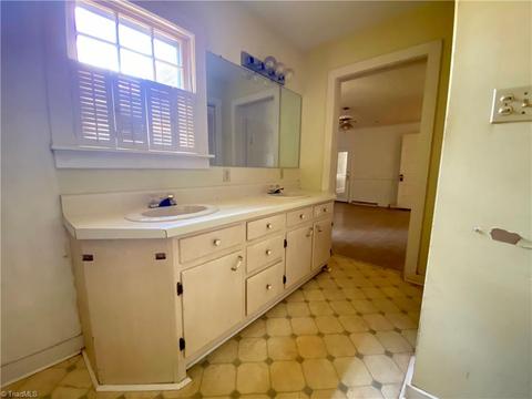 601 S Main St, Denton, NC 27239 photo 15