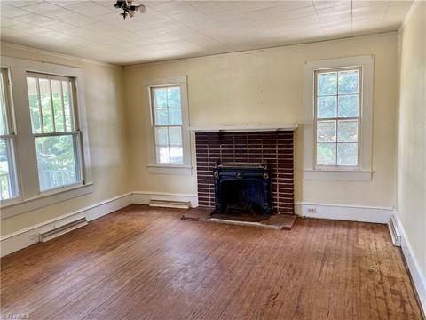 601 S Main St, Denton, NC 27239 photo 2