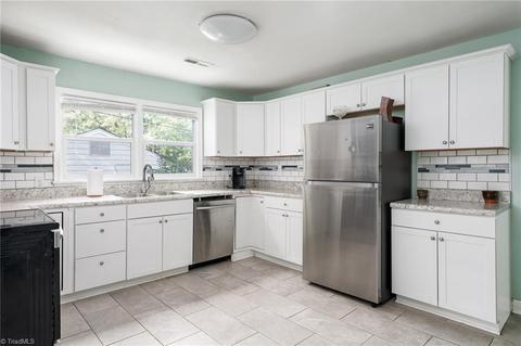 504 Ashburn St, High Point, NC 27260 photo 9