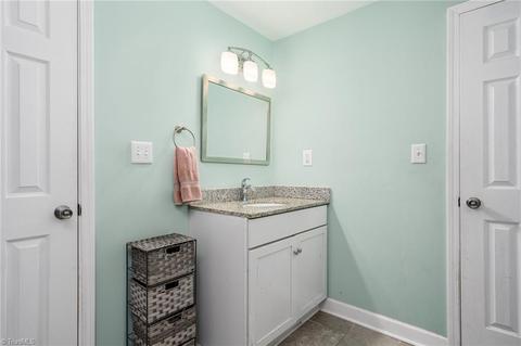 504 Ashburn St, High Point, NC 27260 photo 16