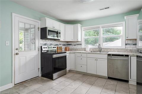 504 Ashburn St, High Point, NC 27260 photo 8