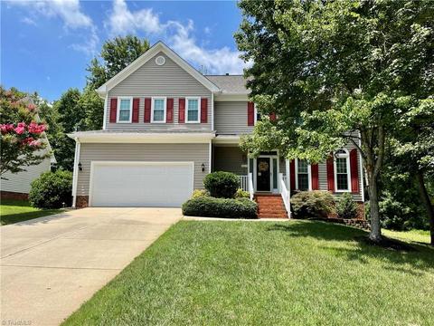 4013 Cedar Crest Ln, High Point, NC 27265 photo 1