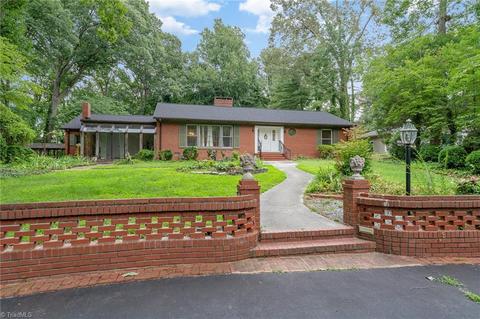 157 Circle Dr, Thomasville, NC 27360 photo 1