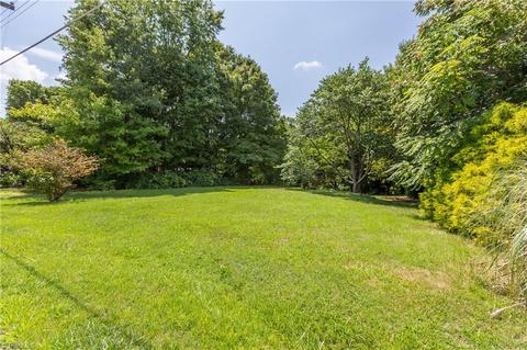 00 W Main St, Pilot Mountain, NC 27041