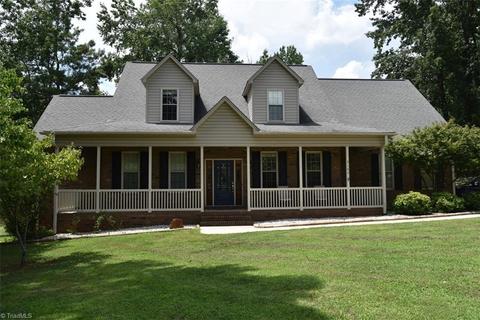 3103 Autumn Acres Ln, Trinity, NC 27370 photo 1