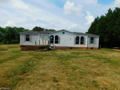290 Springfield Rd, Pilot Mountain, NC 27041 photo 1