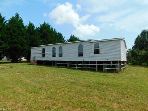 290 Springfield Rd, Pilot Mountain, NC 27041 photo 4