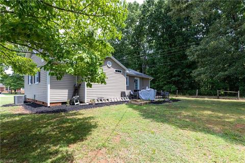 2826 Springfield Dr, Elon, NC 27244 photo 15