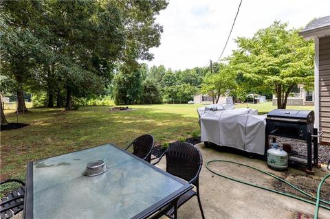 2826 Springfield Dr, Elon, NC 27244 photo 17