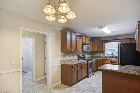 2443 Featherstone Ct, Trinity, NC 27370 photo 16