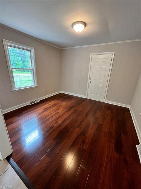 801 Pinecroft St, High Point, NC 27260 photo 9
