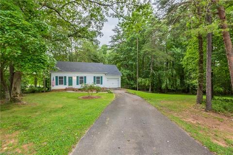 715 Saddle Dr, Pilot Mountain, NC 27041 photo 4