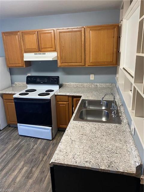 918 Howard Pl, High Point, NC 27262 photo 7