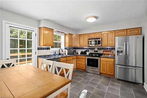 133 Maple Ln, King, NC 27021 photo 7