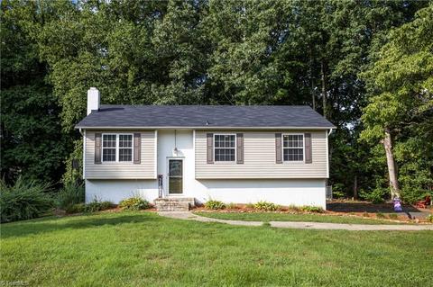 133 Maple Ln, King, NC 27021 photo 1