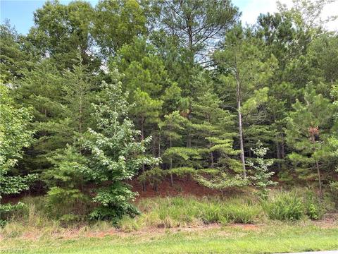 182 Mallard Dr, New London, NC 28127