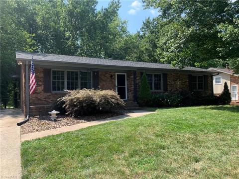 3217 Pine Needles Rd, High Point, NC 27265 photo 2