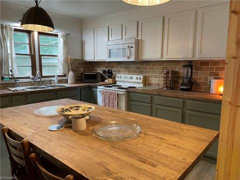 616 Clover Dr, High Point, NC 27262 photo 1