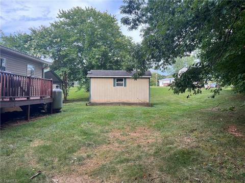 108 Kettering Ct, King, NC 27021 photo 10