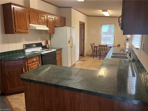 108 Kettering Ct, King, NC 27021 photo 18