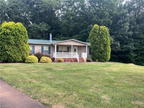 108 Kettering Ct, King, NC 27021 photo 1