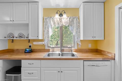 4324 Creekview Dr, Trinity, NC 27370 photo 9