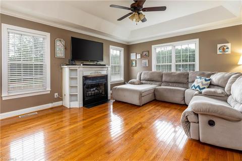 2995 Clear Ridge Dr, Trinity, NC 27370 photo 2