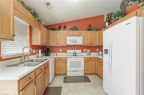 2860 Waterstone Loop, High Point, NC 27265 photo 8
