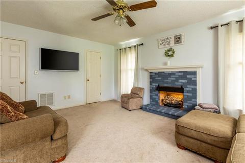 6438 Starlette Ln, Trinity, NC 27370 photo 3