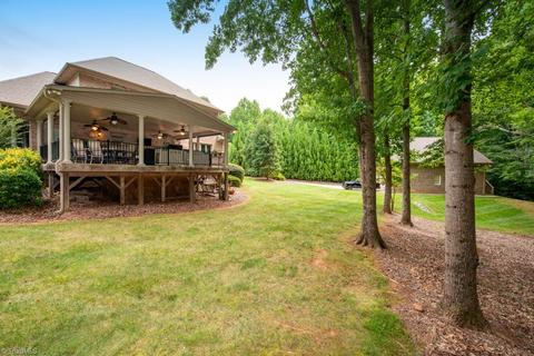 7077 Falcon Way, Trinity, NC 27370 photo 3
